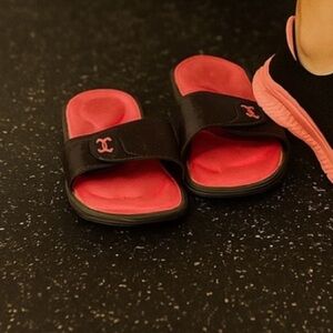 Under Armour Slides - Size 9
